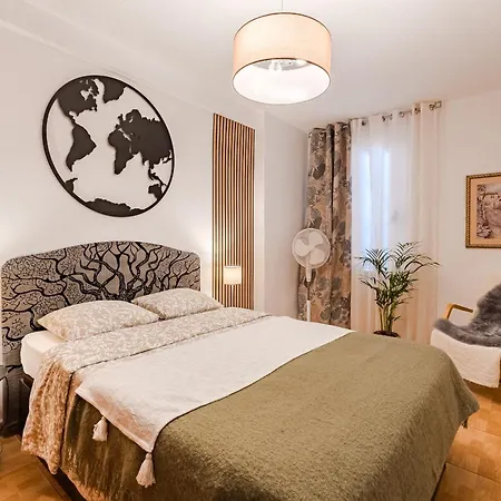 One Bedroom Americas *