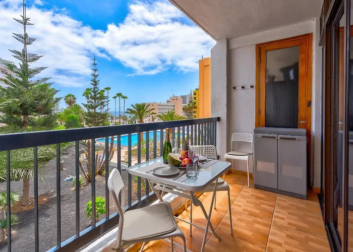 One Bedroom Americas Apartmán